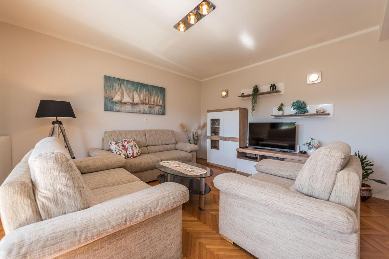Stedi Apartment Lukoran Buitenkant foto