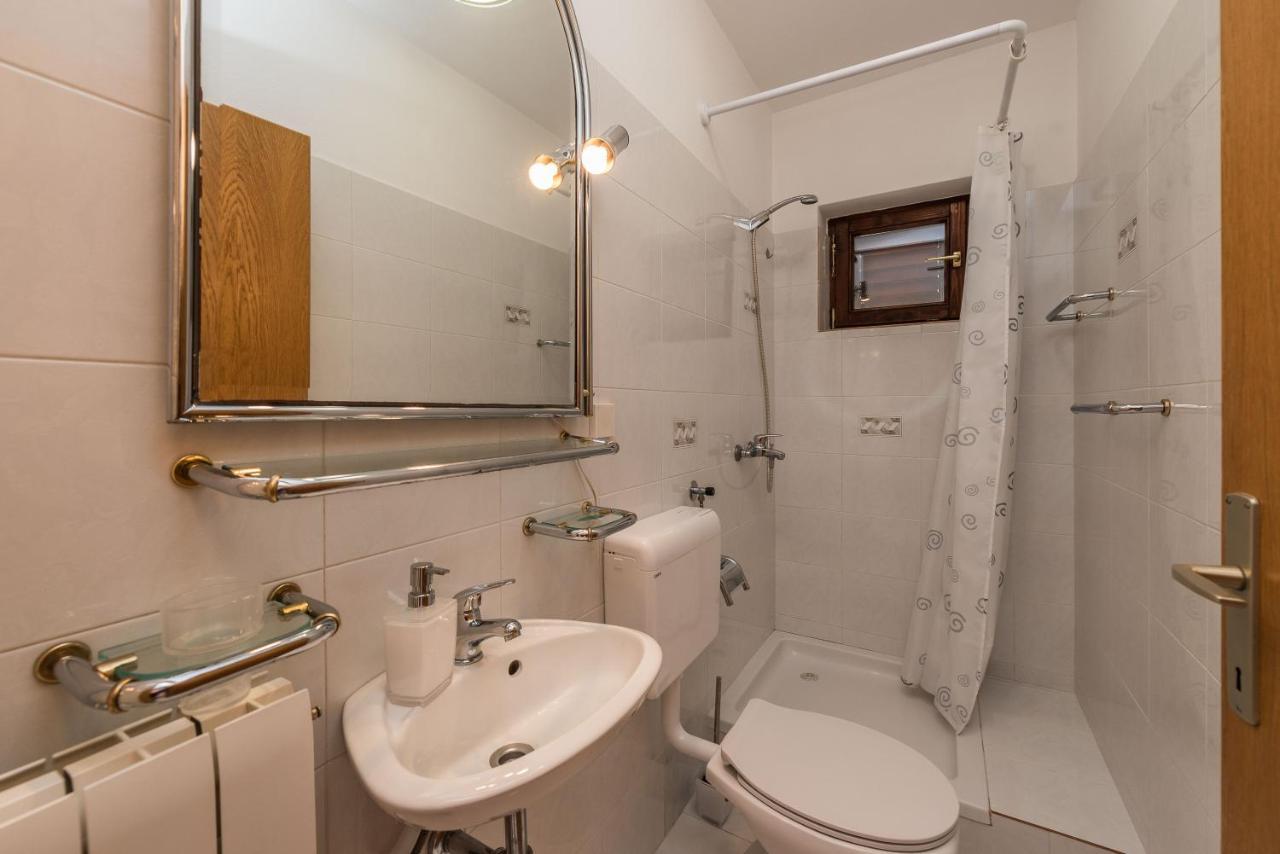 Stedi Apartment Lukoran Buitenkant foto